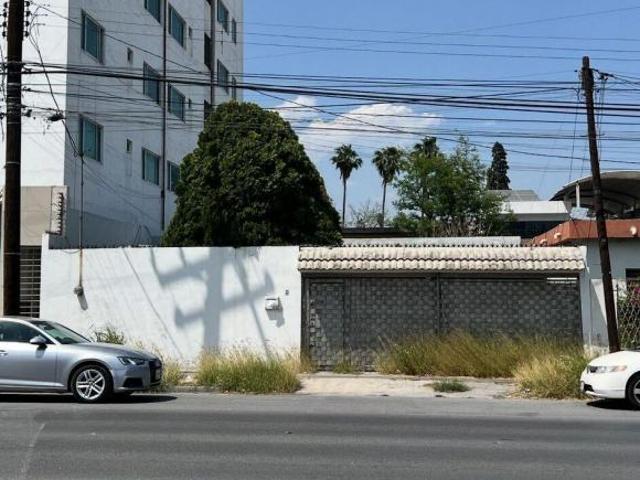 Terreno Comercial en Venta en Mitras Centro
