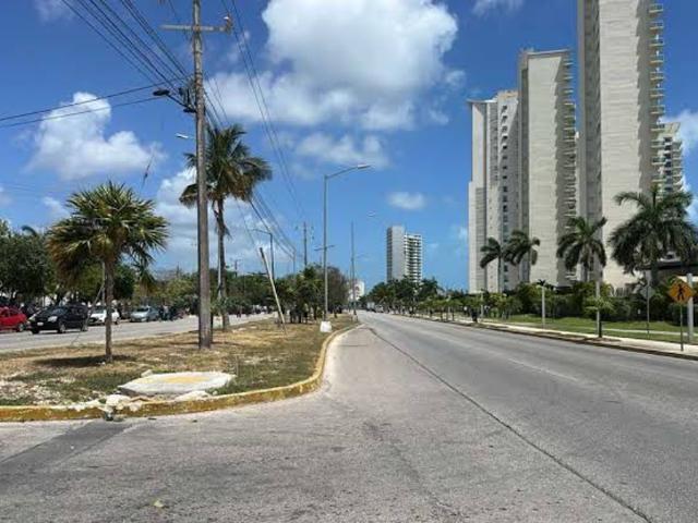 Terreno Comercial en Venta en Puerto Cancún