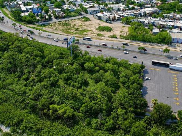 Terreno Comercial en Venta sobre Autopista Monterrey–Cadereyta