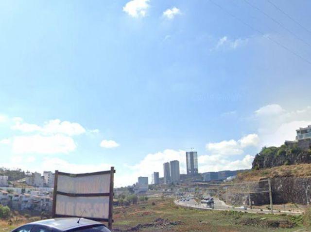 Terreno COMERCIAL en Vista Dorada, T.233m2, a pasos de la Universidad y Plazas