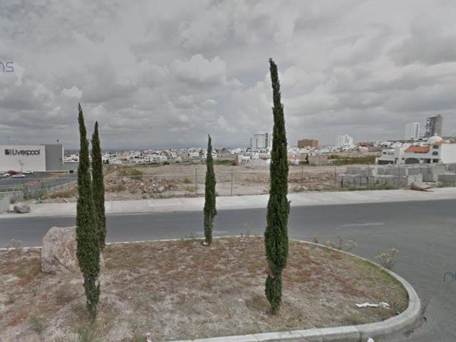 Terreno Comercial en Av. Tercer Milenio Plaza San Luis Lomas del Tec SLP