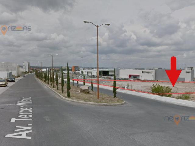 Terreno Comercial en Av. Tercer Milenio Plaza San Luis Lomas del Tec SLP
