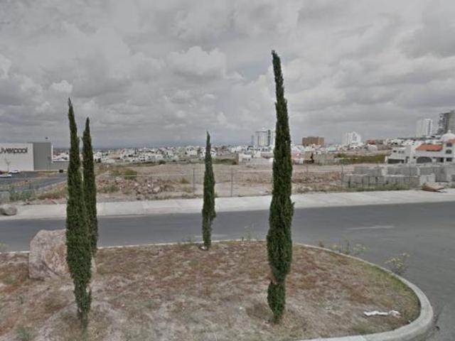 Terreno Comercial en Av. Tercer Milenio Plaza San Luis Lomas del Tec SLP