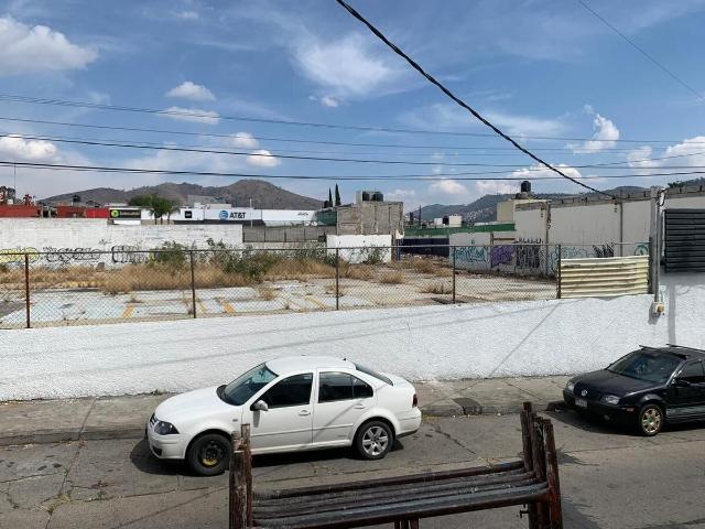 Terreno Comercial en Av Lazaro Cardenas