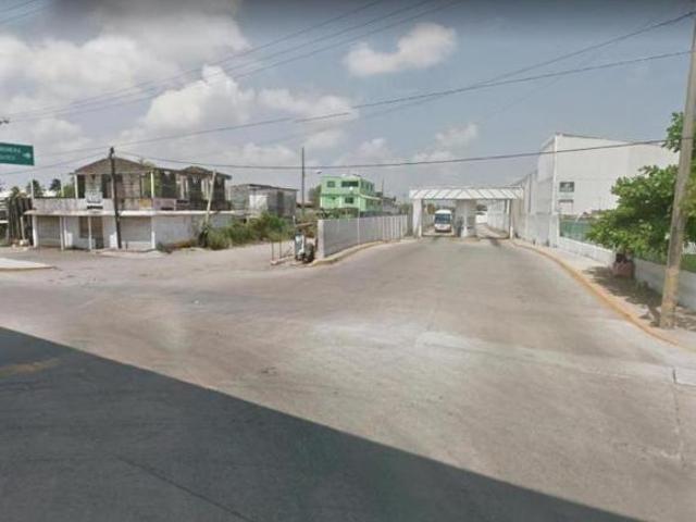 Terreno Comercial en Carretera Tansistmica, Col. Villas del Sur