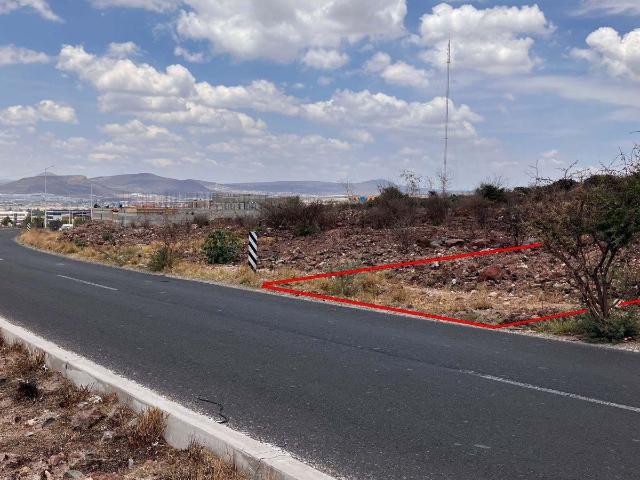 Terreno comercial en Ciudad Maderas Residencial Quer?taro