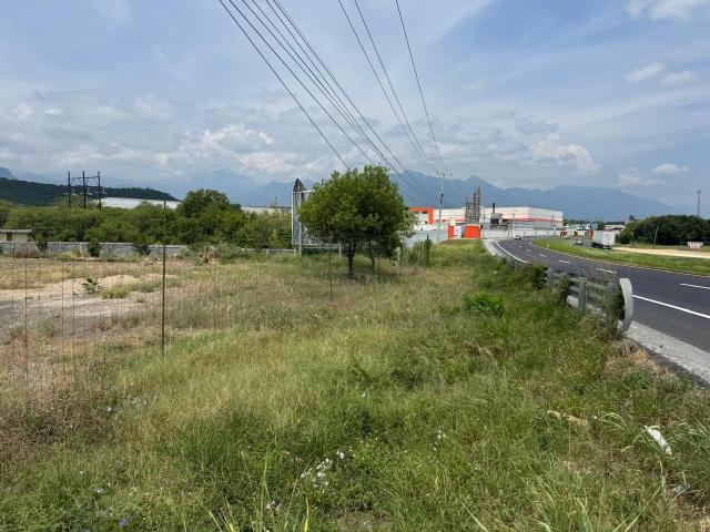 Terreno comercial en Montemorelos