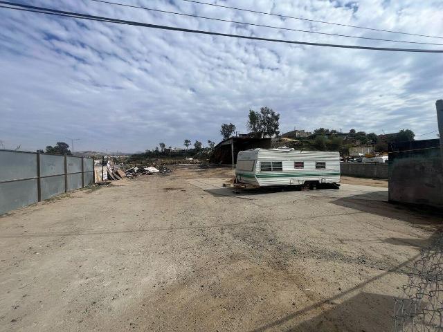 TERRENO COMERCIAL EN RENTA