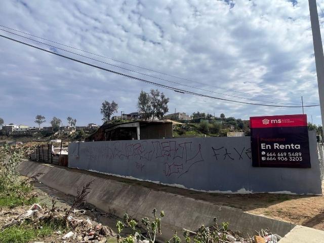 TERRENO COMERCIAL EN RENTA