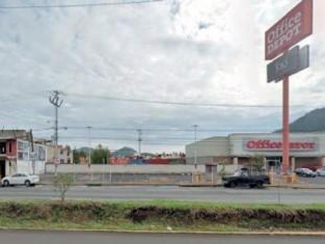Terreno comercial en RENTA