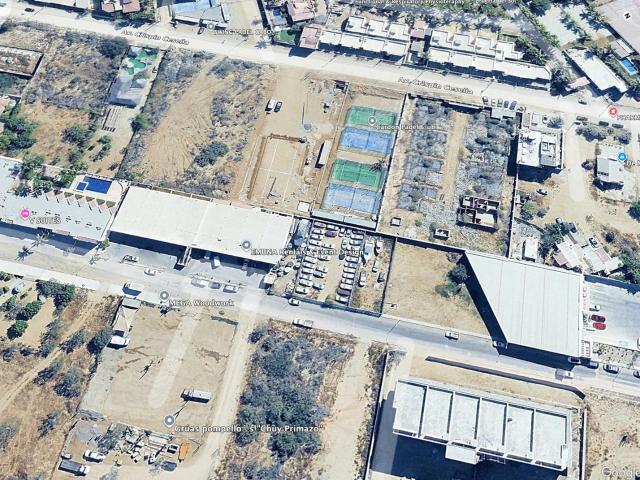 Terreno comercial en renta