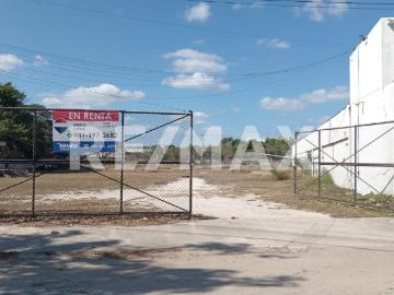 Terreno comercial en renta con oficina sobre Avenida Internacional UMAN