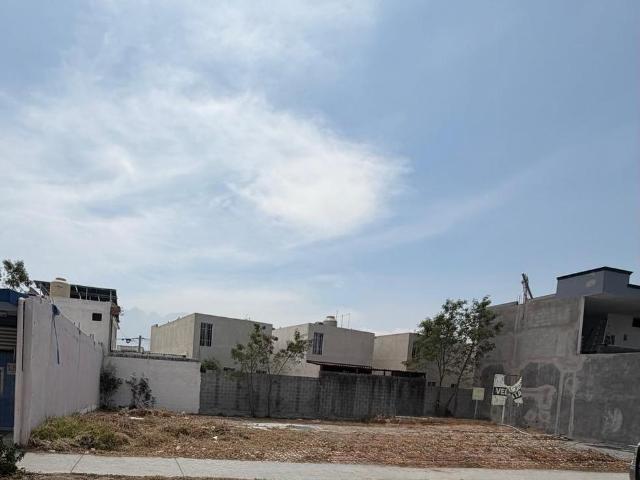 Terreno comercial en renta dentro de privada residencial
