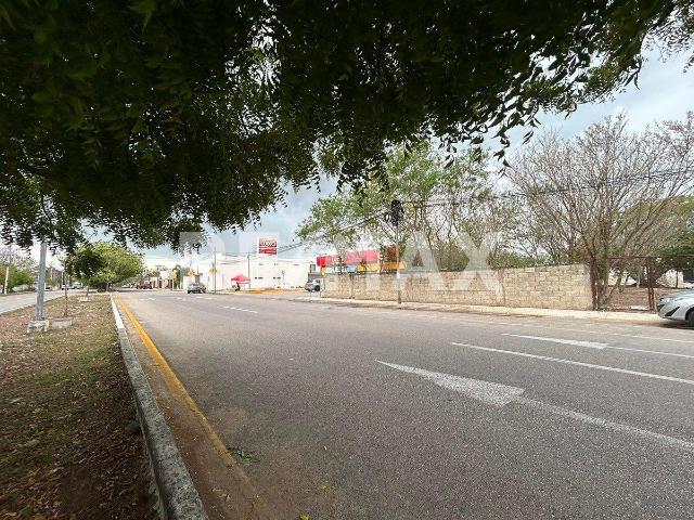 Terreno comercial en renta en Avenida Temozón