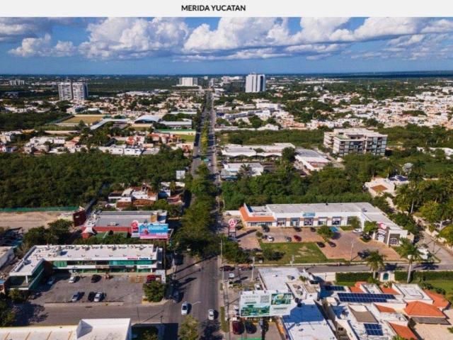 Terreno Comercial en renta en Montebello sobre La Av. Garc?a Lav?n, M?rida