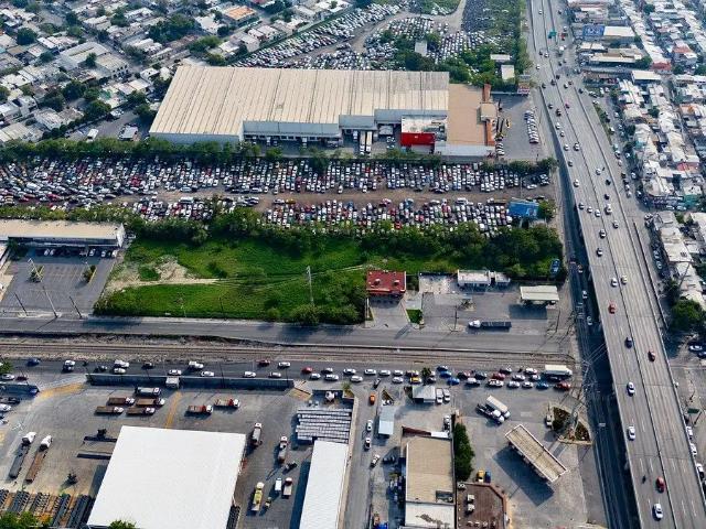 Terreno Comercial en Renta o Venta en San Nicolás – sobre Avenida Principal