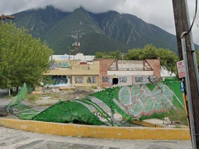 Terreno comercial en renta sobre Av. Garza Sada Op. 2