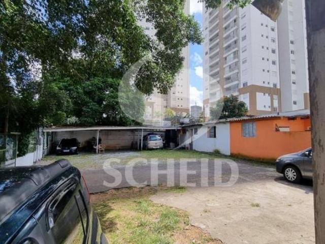 Terreno Comercial esquina Fernandes Moreira x Cecília Lottenberg Zona Mista
