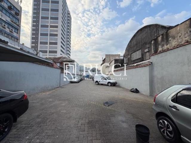 Terreno Comercial para Venda ou Locação na Vila Mathias, Santos SP: 2 Salas, 1 Banheiro, 500m² de Ár