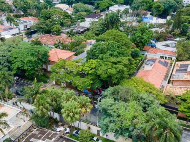 Terreno comercial para venda em Alto de Pinheiros, 788m²