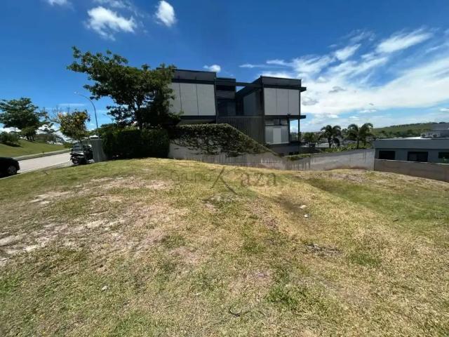 Terreno comercial para Venda em São José dos Campos/SP Condomínio Residencial Alphaville II