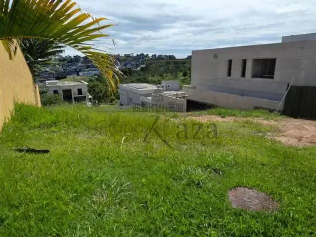 Terreno comercial para Venda em São José dos Campos/SP Condomínio Residencial Colinas do Paratehy