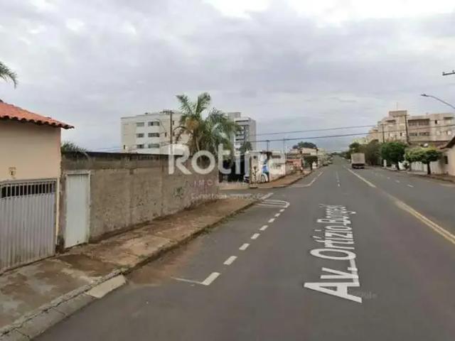 Terreno comercial para Venda em Uberlândia/MG Santa Mônica