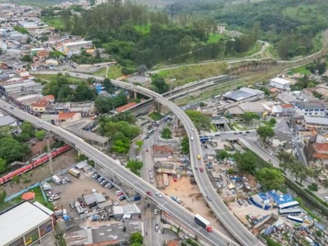 Terreno comercial para venda em Vila Fanton, 3,587m²