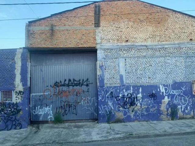 Terreno con 1,300 metros aproximadamente, en esquina y con una excelente ubicación, propiedad priva