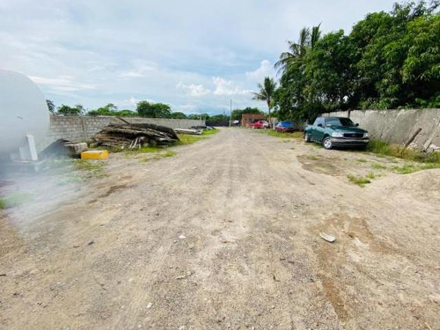 Terreno con 2000 m² superficie de terreno en venta, Ixtapa Centro