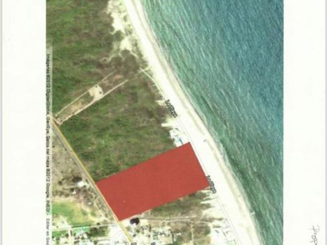 Terreno con 254 metros de playa