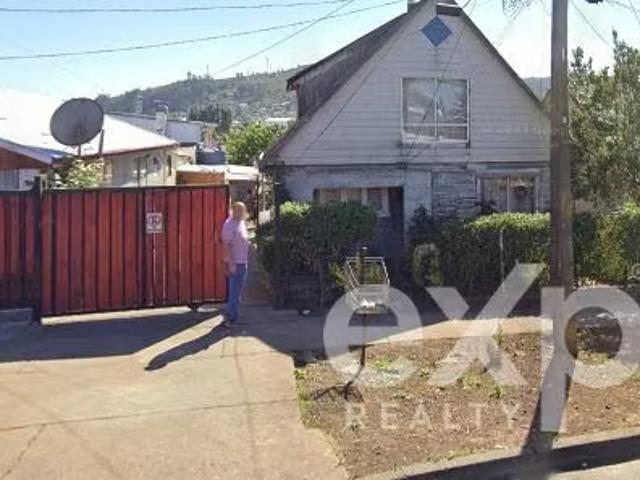Terreno con 2 Casas en venta de 7 dorm. En Padre las Casas | 7 dormitorios por 140000. 00 en Padre las Casas