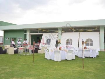 TERRENO CON 2 SALONES DE FIESTAS y AMPLIOS JARDINES. Vocación para OFICINAS, BODEGAS, PATIO DE MANIO
