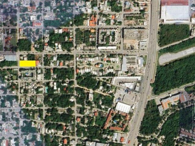 Terreno con Uso de suelo Residencial y Comercial