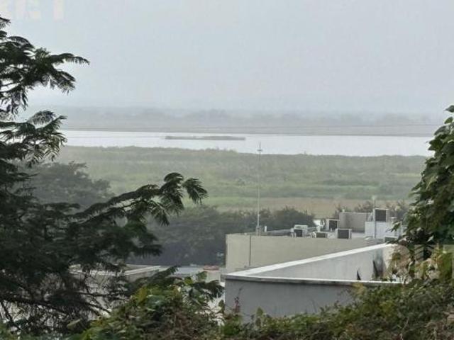 Terreno con vista a la laguna en Col Ojital