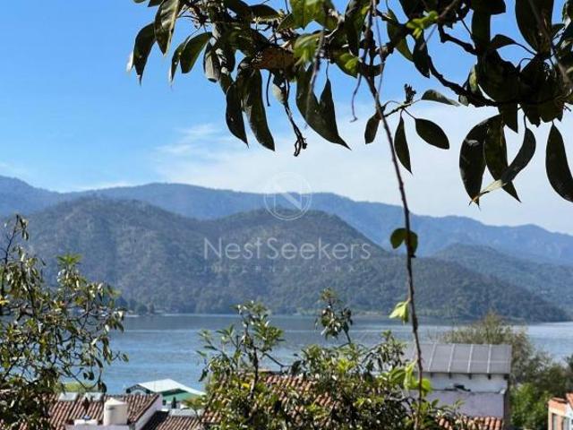 Terreno con vista al lago en el pueblo de Valle de Bravo