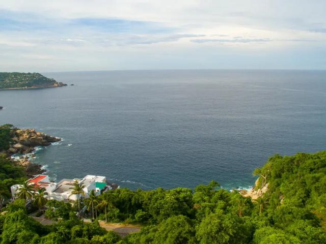 TERRENO CON VISTA PLENA AL MAR