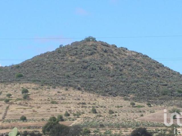 terreno con yacimientos