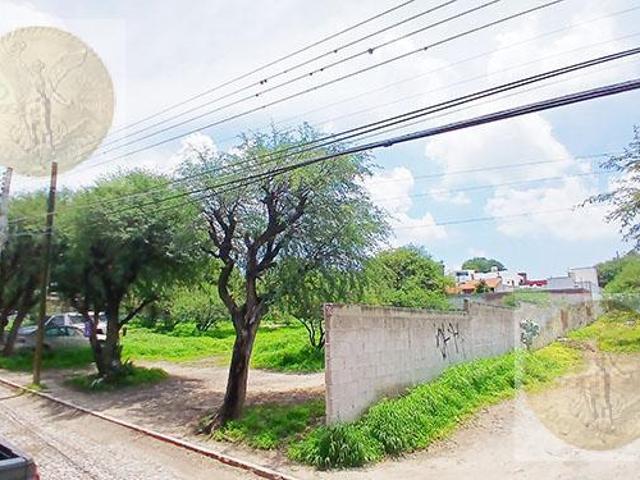 Terreno con buen frente