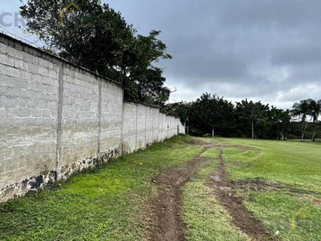 Terreno con cabaña en venta en La Estanzuela Ver, acceso directo a calle