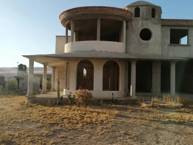Casa en obra gris con amplio terreno en tilcuautla
