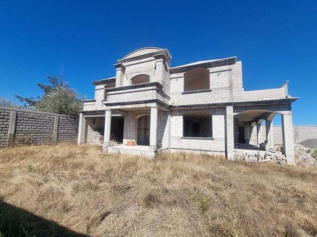 Terreno con Casa en construcción y gran potencial en Maravillas, Nopala