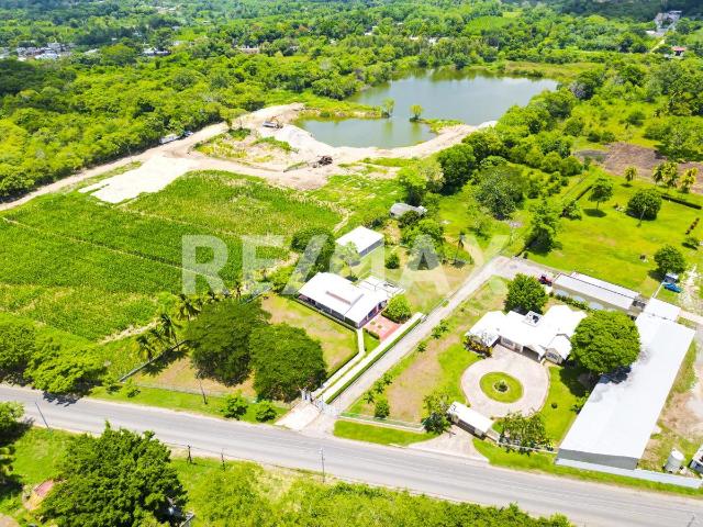 TERRENO CON CASA EN VENTA