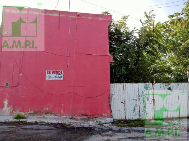 Terreno con construcci?n en Tomas Aznar