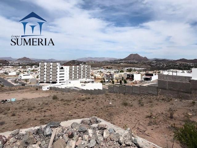 Terreno con construcci?n y hermosa vista
