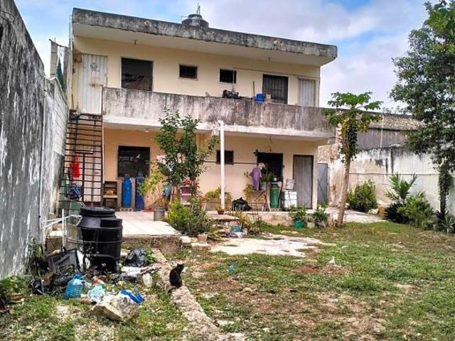 TERRENO CON CONSTRUCCIÓN EN EL CENTRO DE MERIDA, YUCATÁN