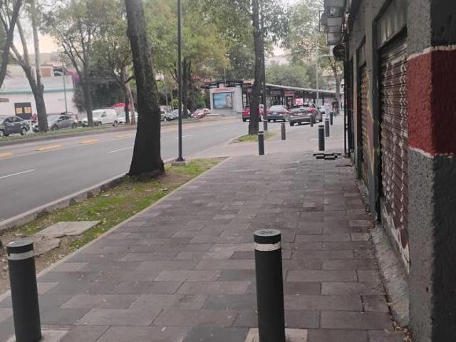Terreno con construcción en Insurgentes Sur a un costado del Metrobús Santa Úrsula Xitla, uso mixto