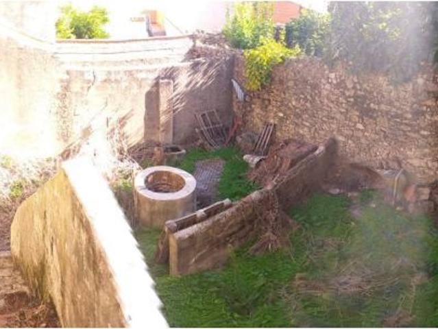 Terreno con construcción en Valdefuentes