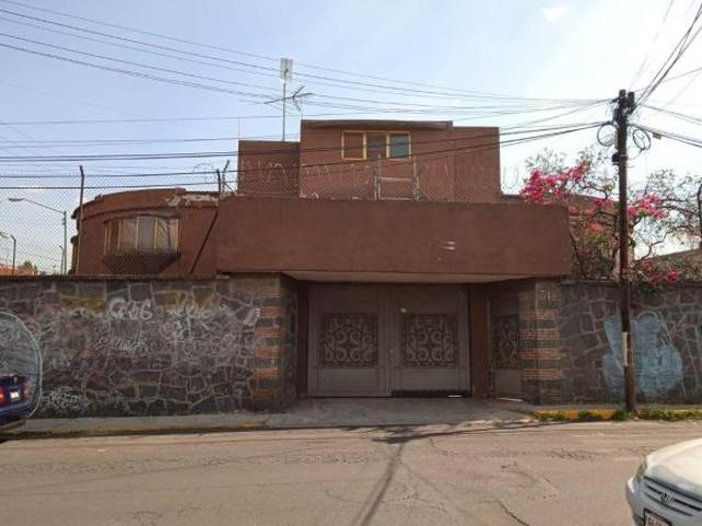 TERRENO CON CONSTRUCCIÓN EN VENTA