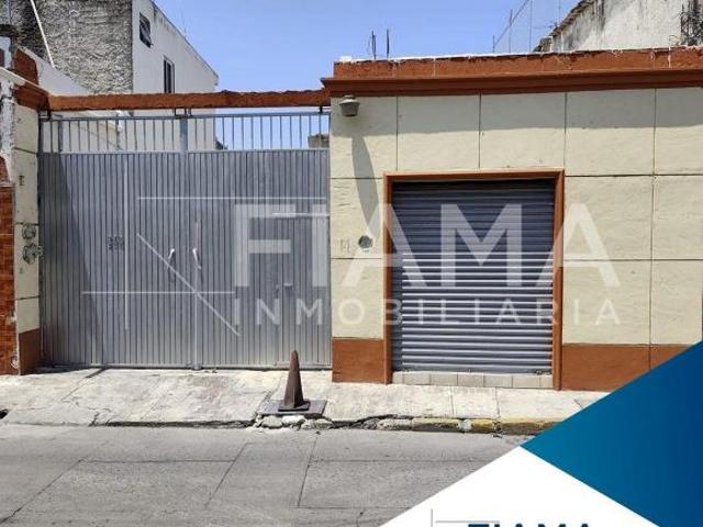 TERRENO CON CONSTRUCCIÓN EN VENTA EN COL. CENTRO, TEPIC, NAYARIT. EN
